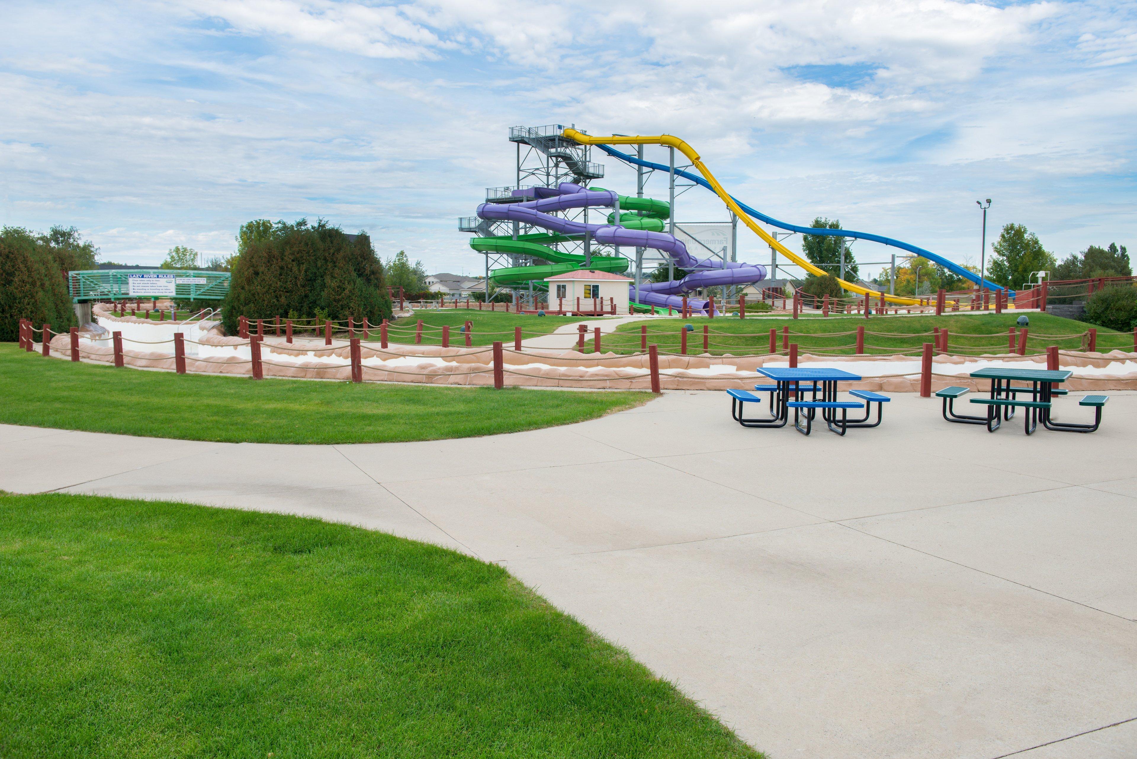 Holiday Inn Express Hotel & Suites Bismarck, An Ihg Hotel Exterior photo