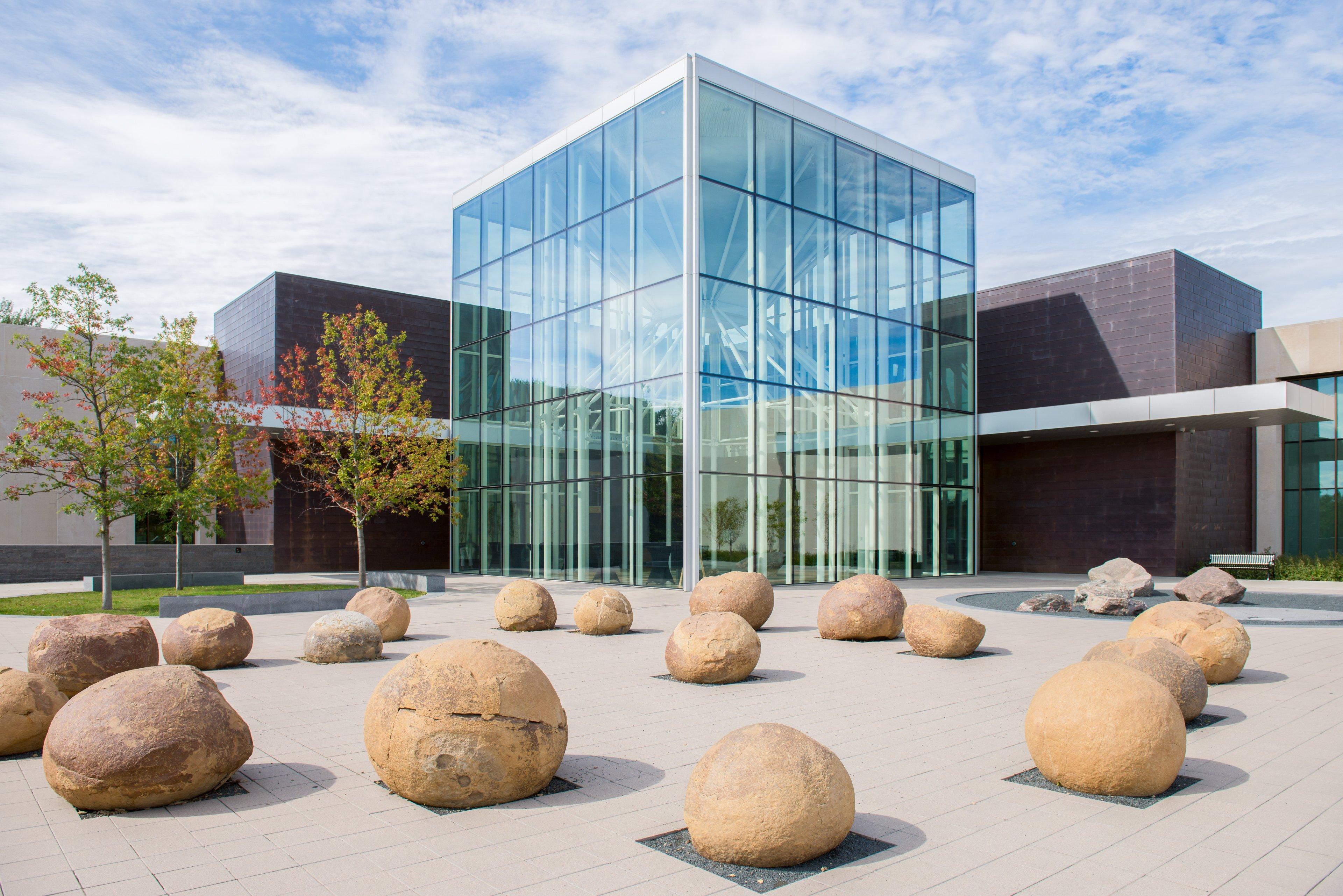 Holiday Inn Express Hotel & Suites Bismarck, An Ihg Hotel Exterior photo